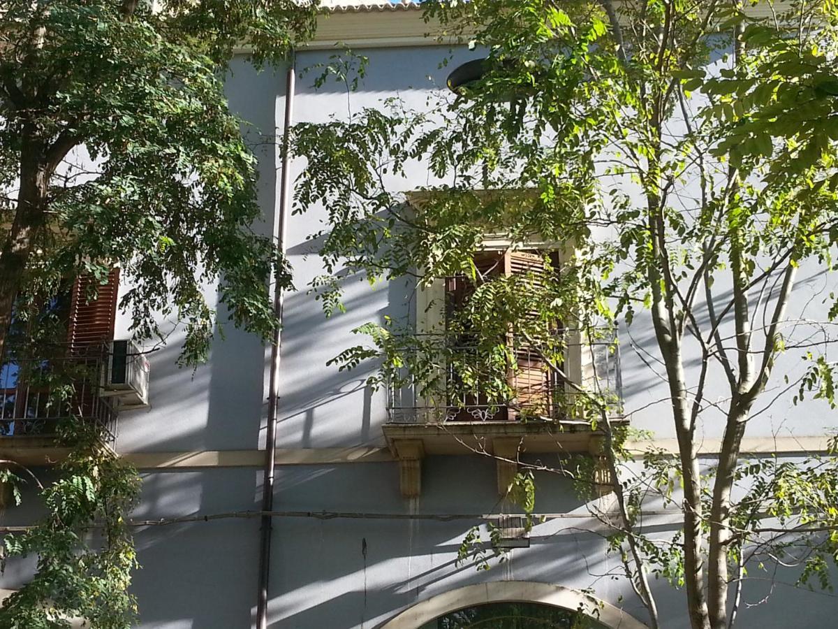 Palazzo Cosentino Bed & Breakfast Калтанисета Екстериор снимка